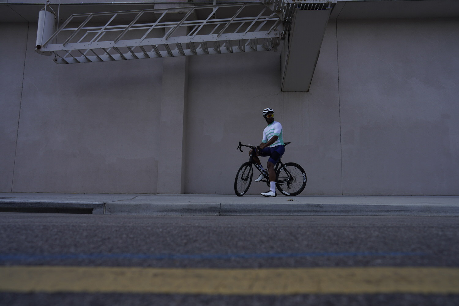 20210610_CliptN_Downtown_Riding_001536.JPG